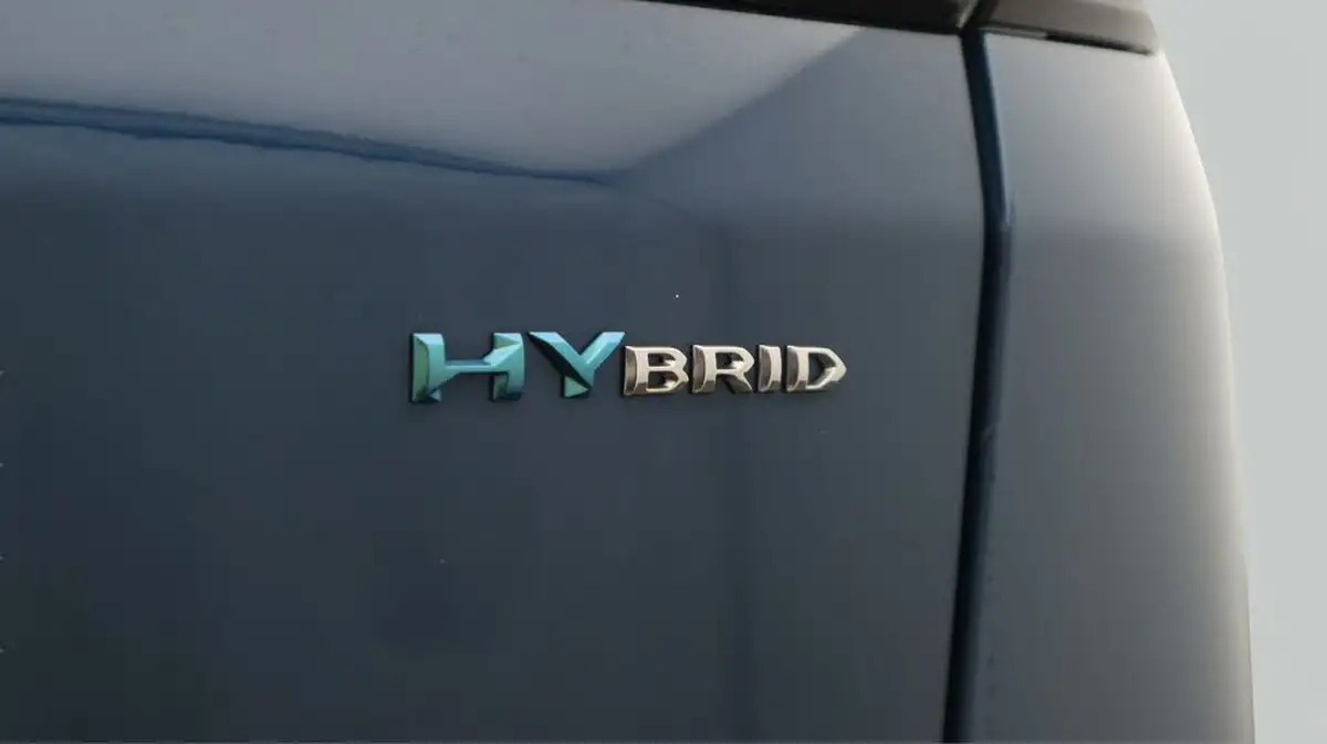 2022-peugeot-3008-suv-16-puretech-gt-225bhp-hybrid-e-eat8-big-24