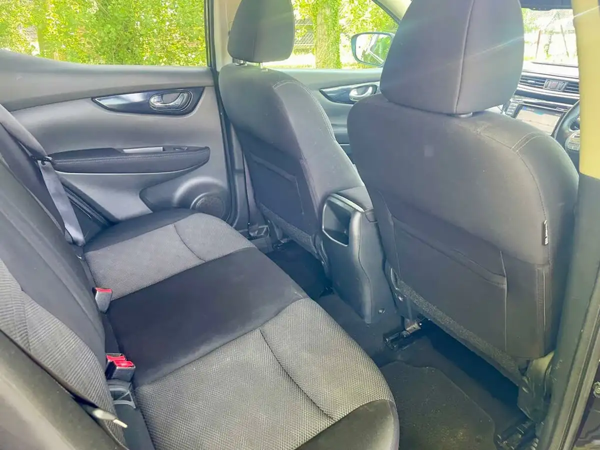 2014-nissan-qashqai-12-acenta-premium-big-33