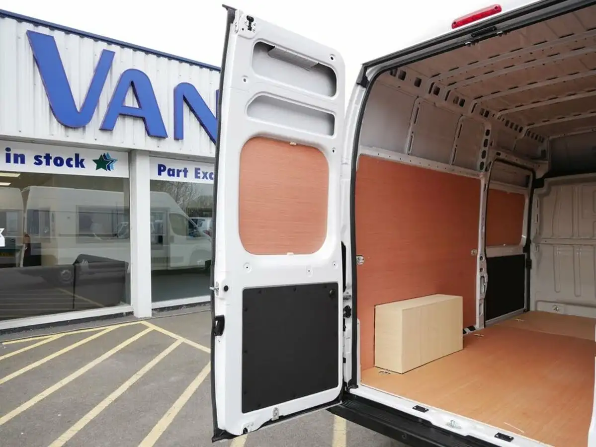 2023-citroen-relay-22bluehdi-35-l3h3-enterprise-edition-big-22