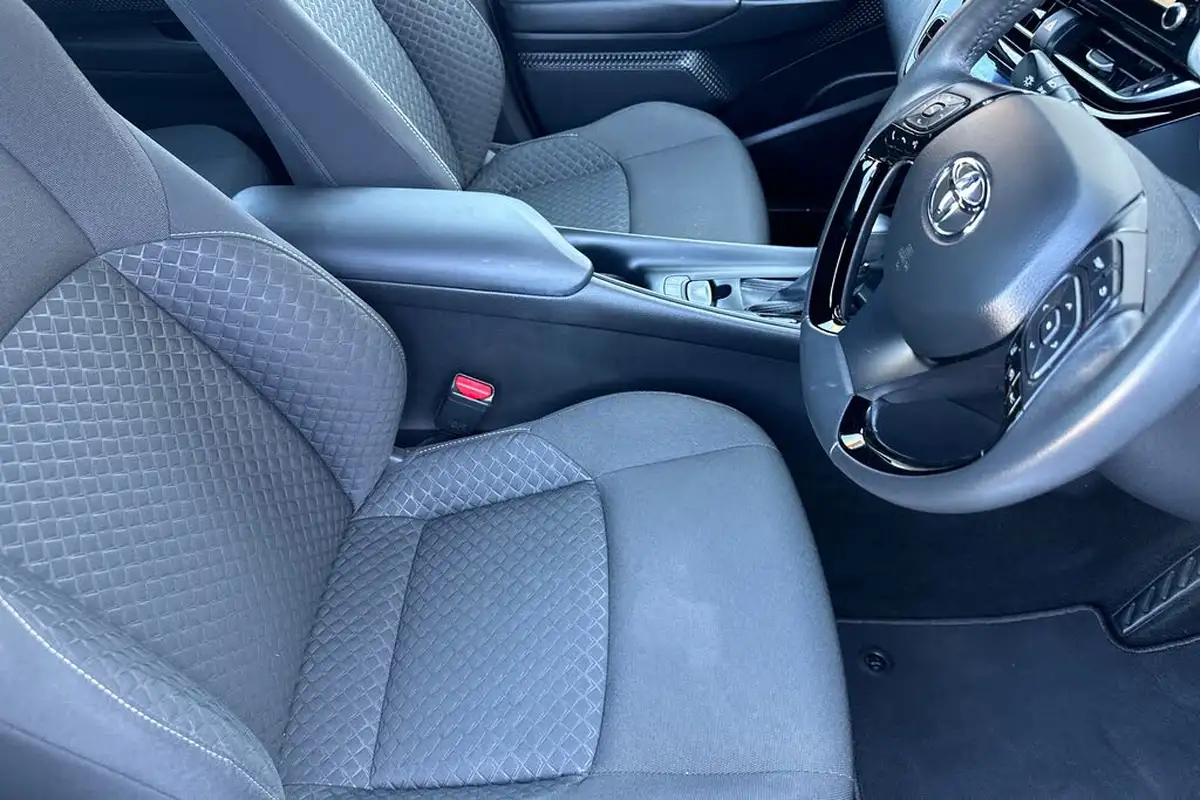 2020-toyota-c-hr-18-vvt-i-icon-parking-pack-big-28