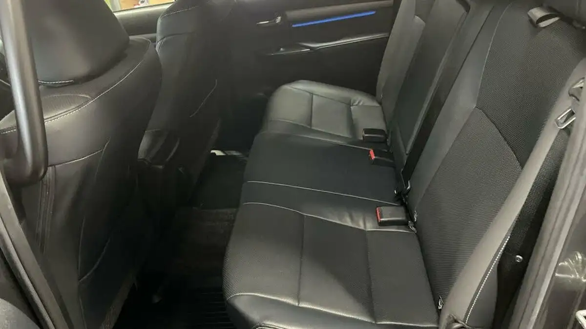 2021-toyota-hi-lux-28d-4d-invincible-x-204hpeu6dt-e-auto-big-17