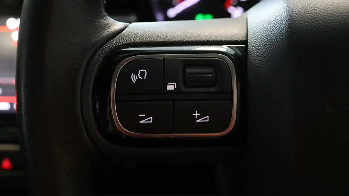 2020-citroen-c3-12-puretech-flair-83ps-big-21