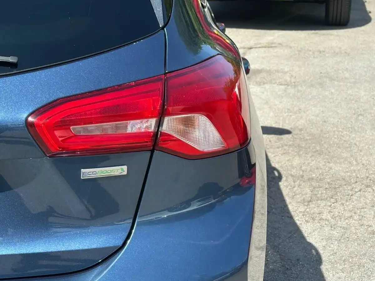 2018-ford-focus-10t-st-line-x-125ps-hatchback-big-36