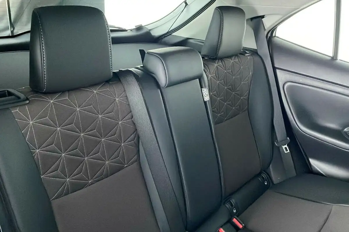 2023-toyota-yaris-cross-15-vvt-i-excel-awd-i-big-10