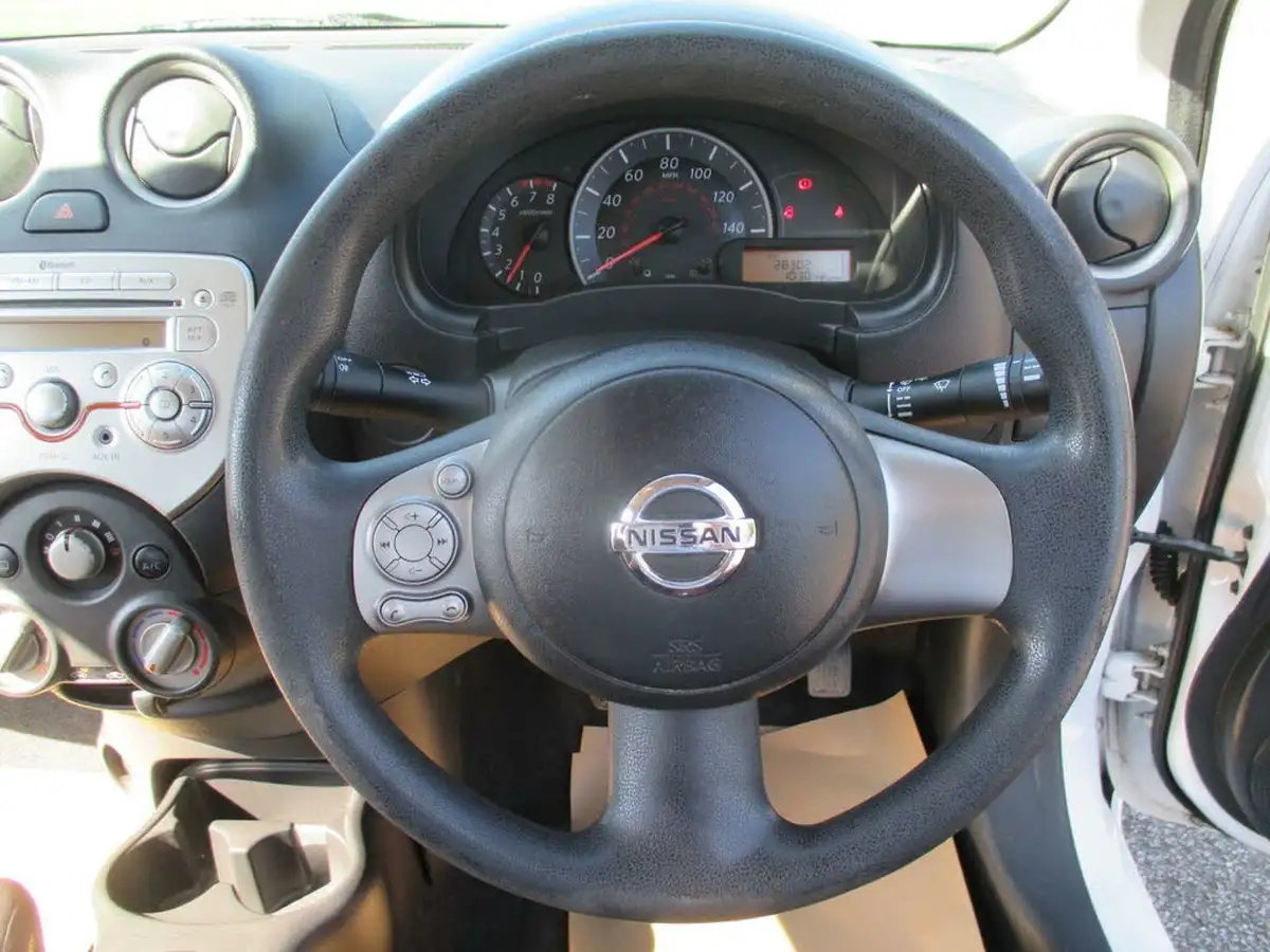2013-nissan-micra-12-30th-anniversary-big-18