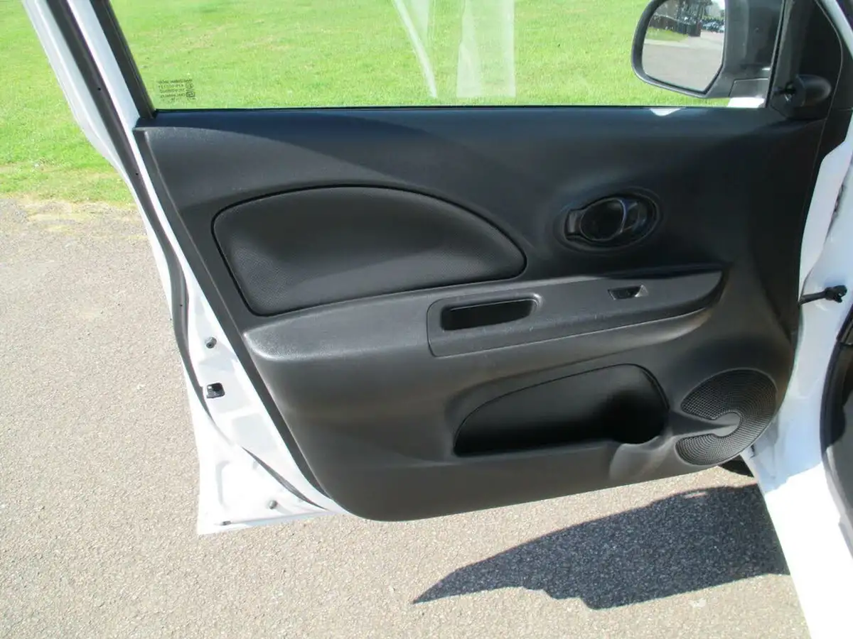 2013-nissan-micra-12-30th-anniversary-big-42