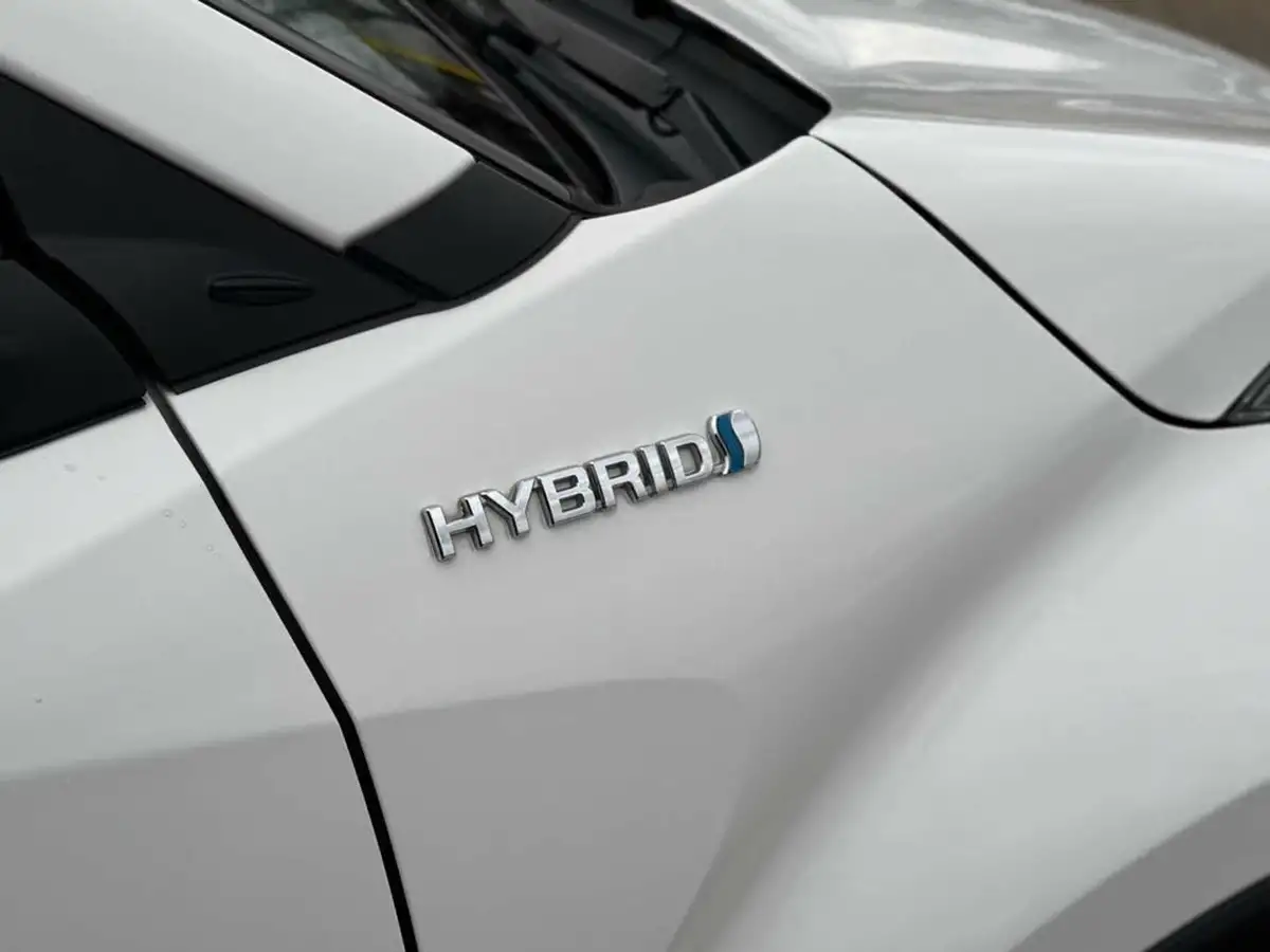 2017-toyota-c-hr-18-vvt-i-excel-big-50