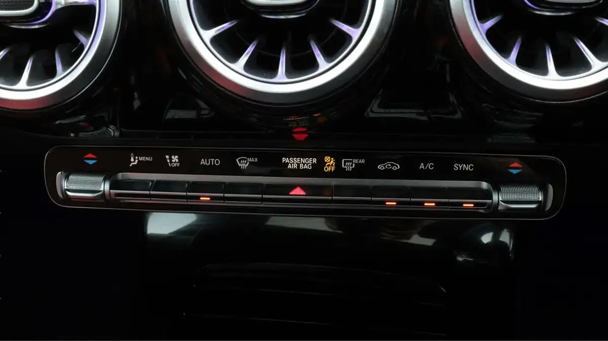 2022-mercedes-benz-cla-13-cla-180-amg-line-premium-plus-shooting-brake-5d-big-12