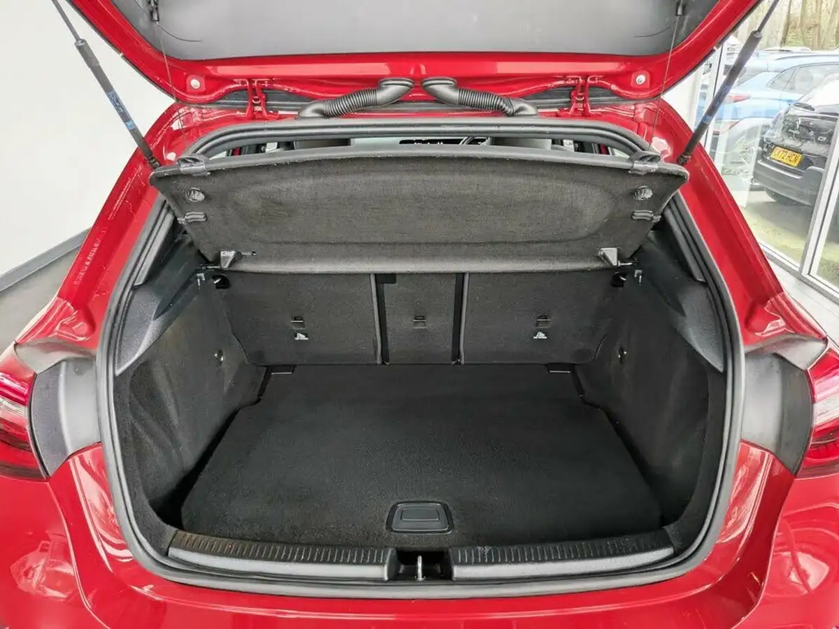 2019-mercedes-benz-a-class-13-a180-se-big-31