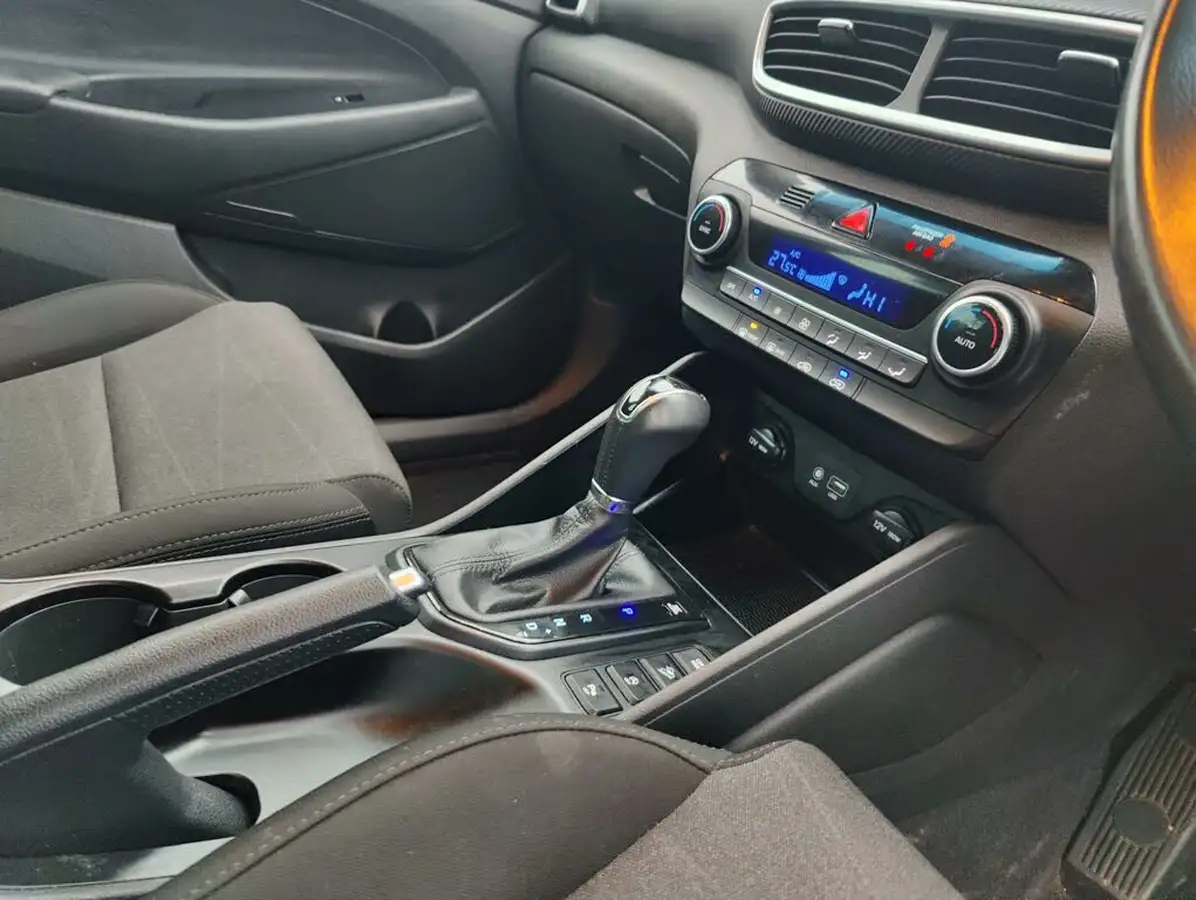 2019-hyundai-tucson-16-t-gdi-se-nav-dct-big-39