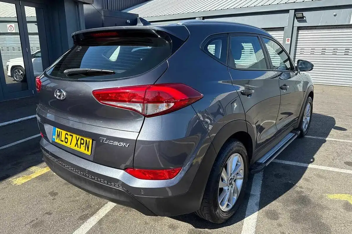 2017-hyundai-tucson-17crdi-blue-drive-se-nav-141ps-dct-big-6