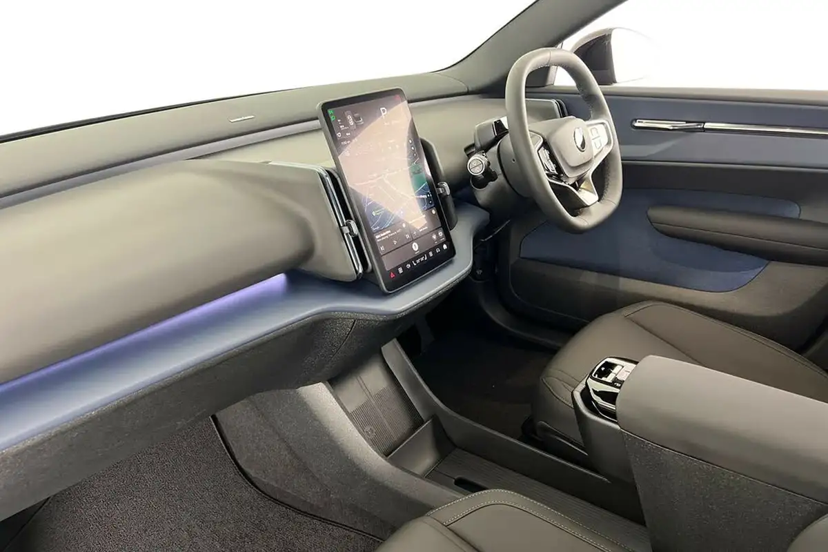 2024-volvo-ex30-e-single-motor-plus-extended-range-big-1
