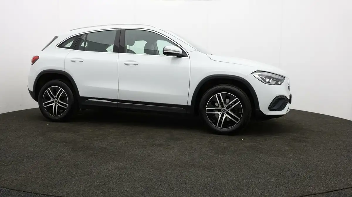 2021-mercedes-benz-gla-class-13-gla-200-sport-big-41