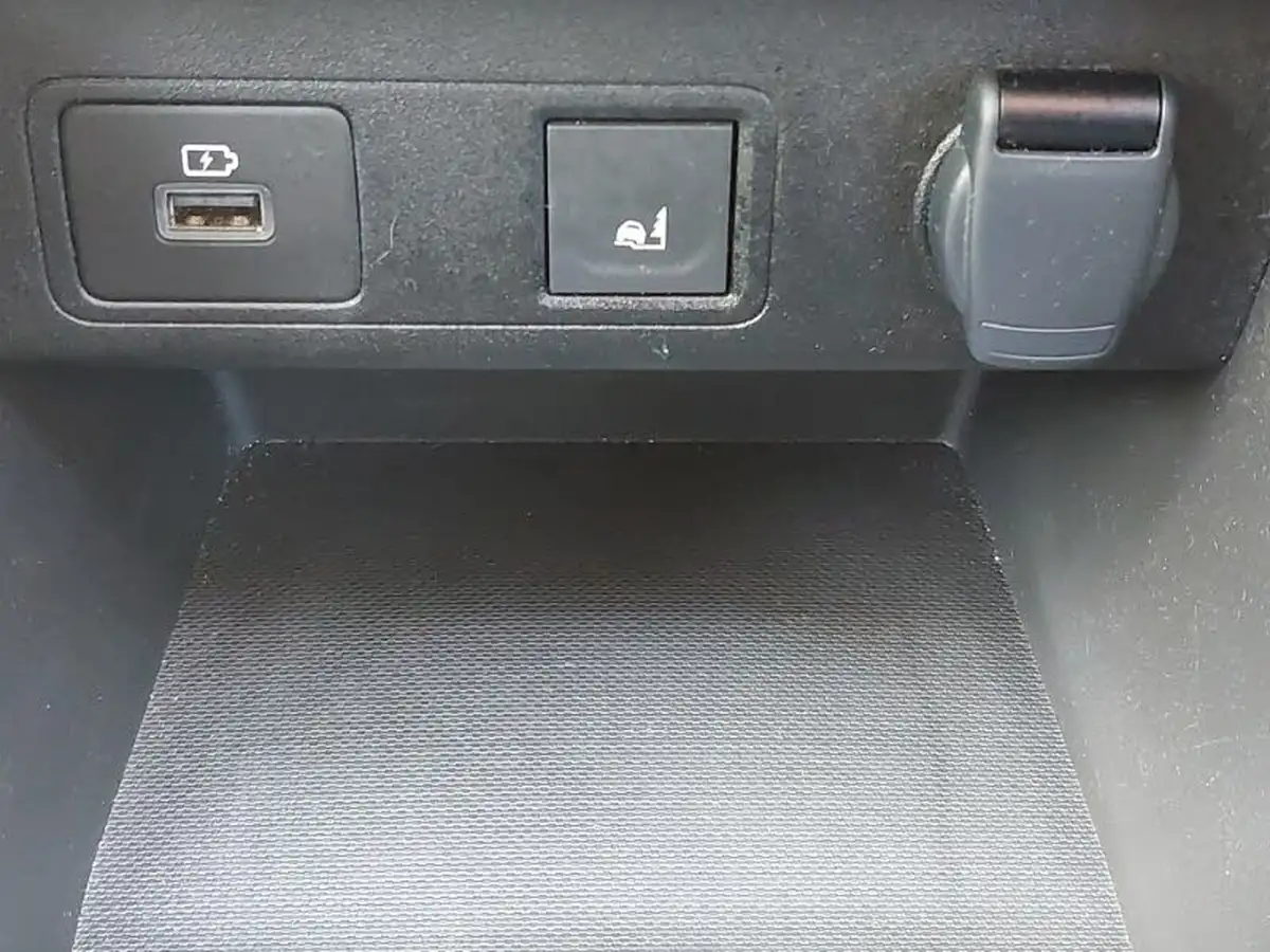 2024-dacia-sandero-stepway-10-tce-extreme-90bhp-big-12