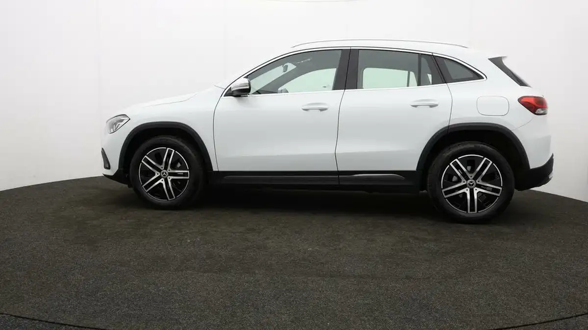 2021-mercedes-benz-gla-class-13-gla-200-sport-big-69