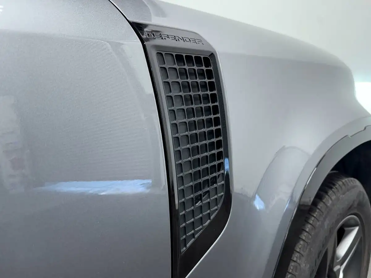2021-land-rover-90-defender-20-p300-x-dynamic-se-big-22