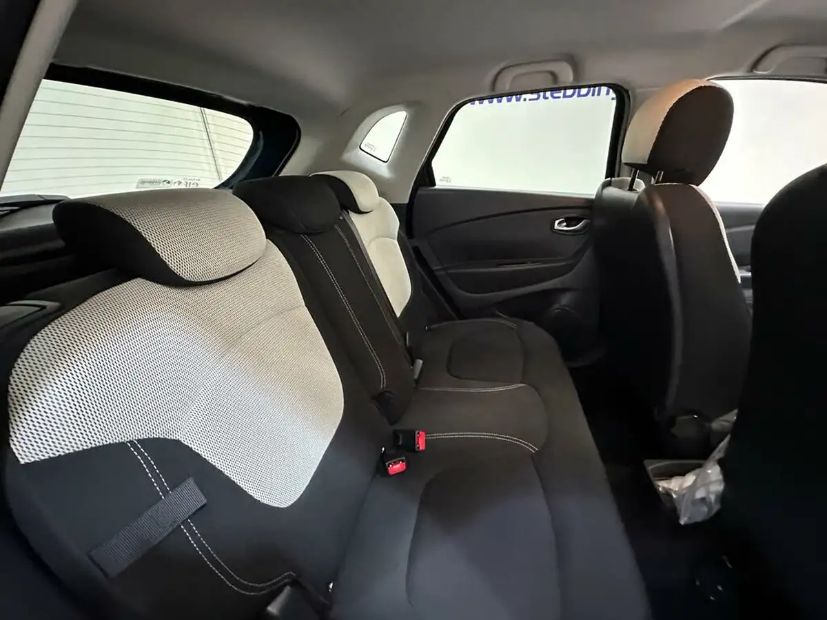 2018-renault-captur-09-tce-iconic-big-18