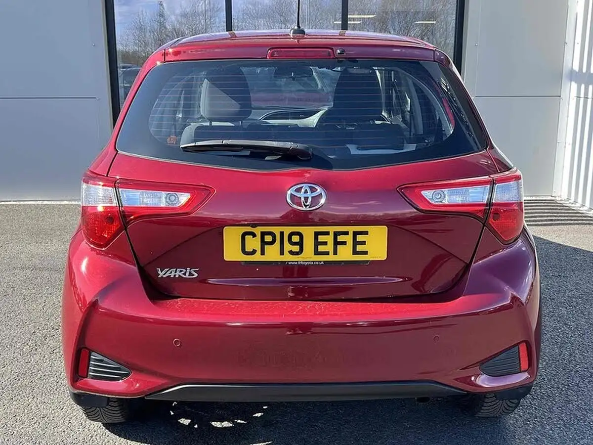 2019-toyota-yaris-15-vvt-i-icon-tech-111bhp-1496cc-big-2