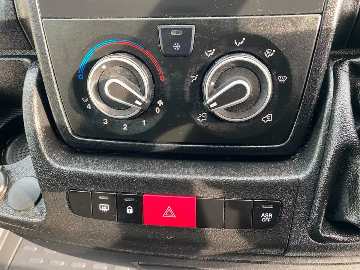 2020-peugeot-boxer-22-bluehdi-professional-435-l4-h2-big-39