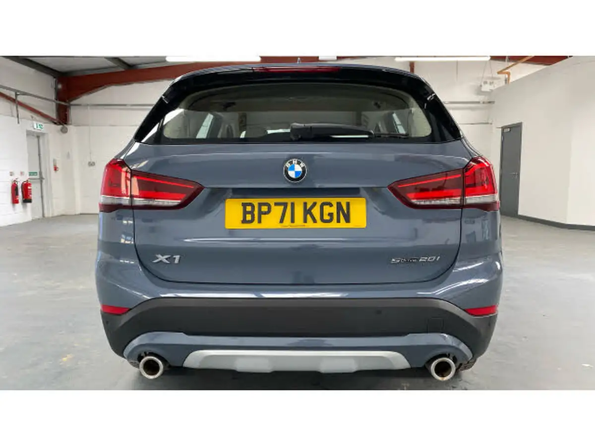 2021-bmw-x1-20-sdrive20i-xline-big-25