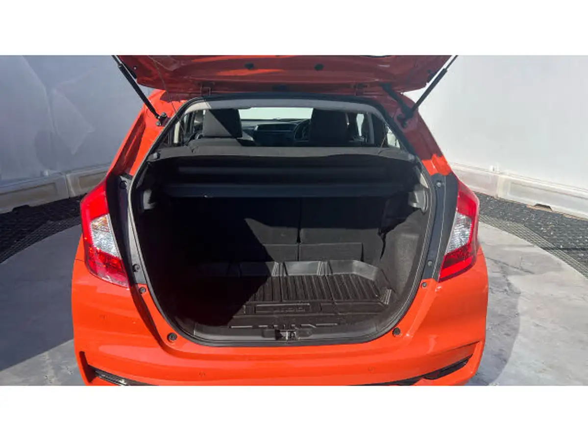 2018-honda-jazz-13-i-vtec-se-cvt-big-3