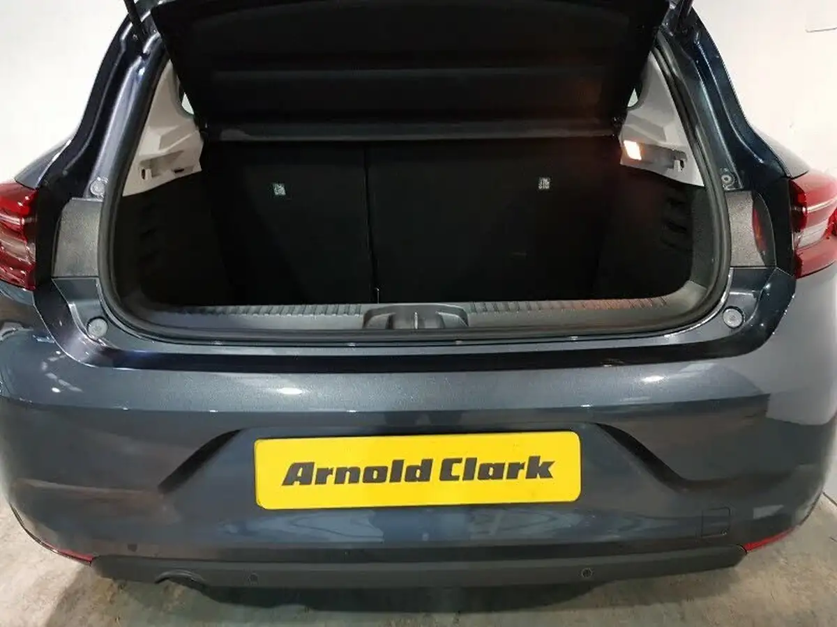 2021-renault-clio-10-tce-iconic-edition-big-7