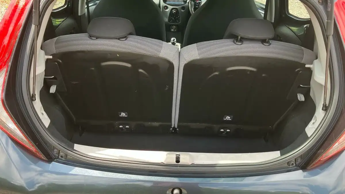 2019-toyota-aygo-10-vvt-i-x-play-tss-x-shift-big-13