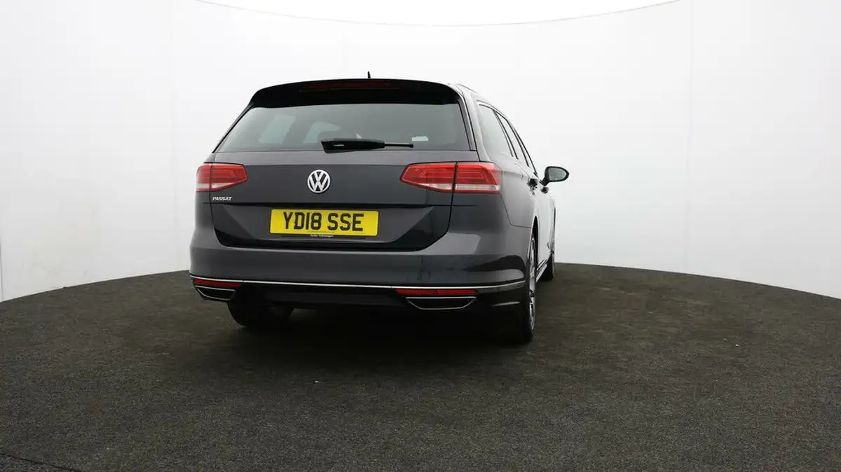 2018-volkswagen-passat-20tdi-r-line-150ps-ss-estate-5d-dsg-big-74