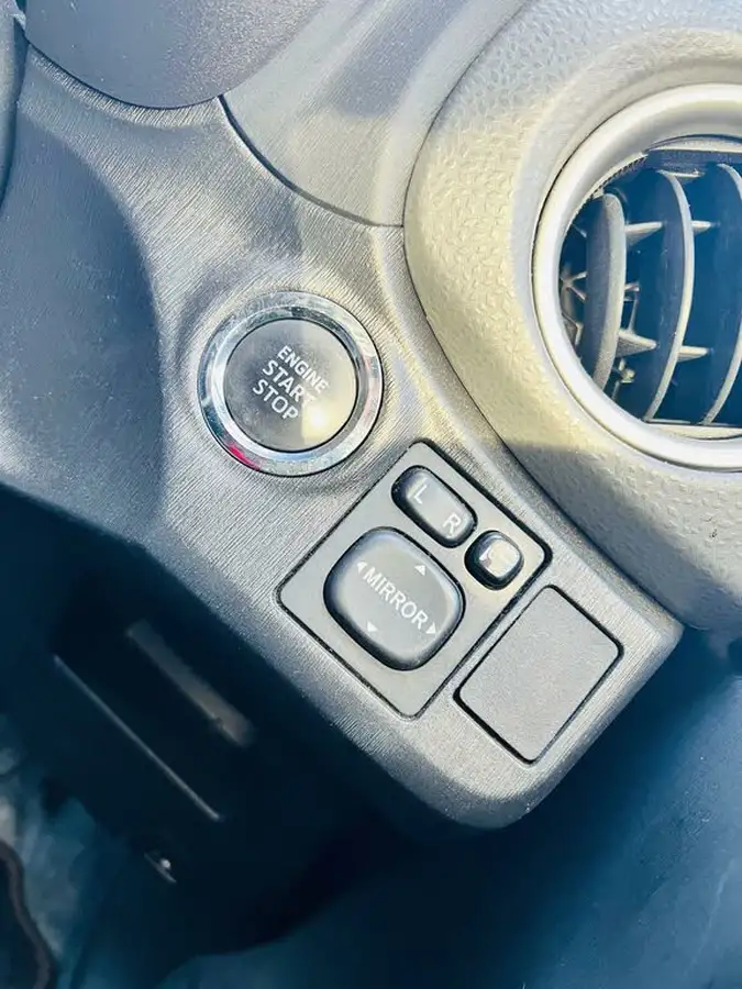 2013-toyota-yaris-133-tr-5d-m-drive-s-big-23