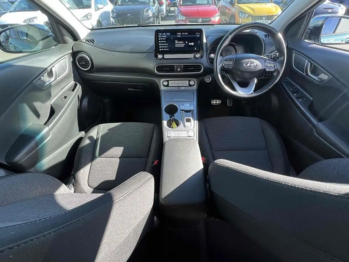 2020-hyundai-kona-e-premium-204ps-big-33