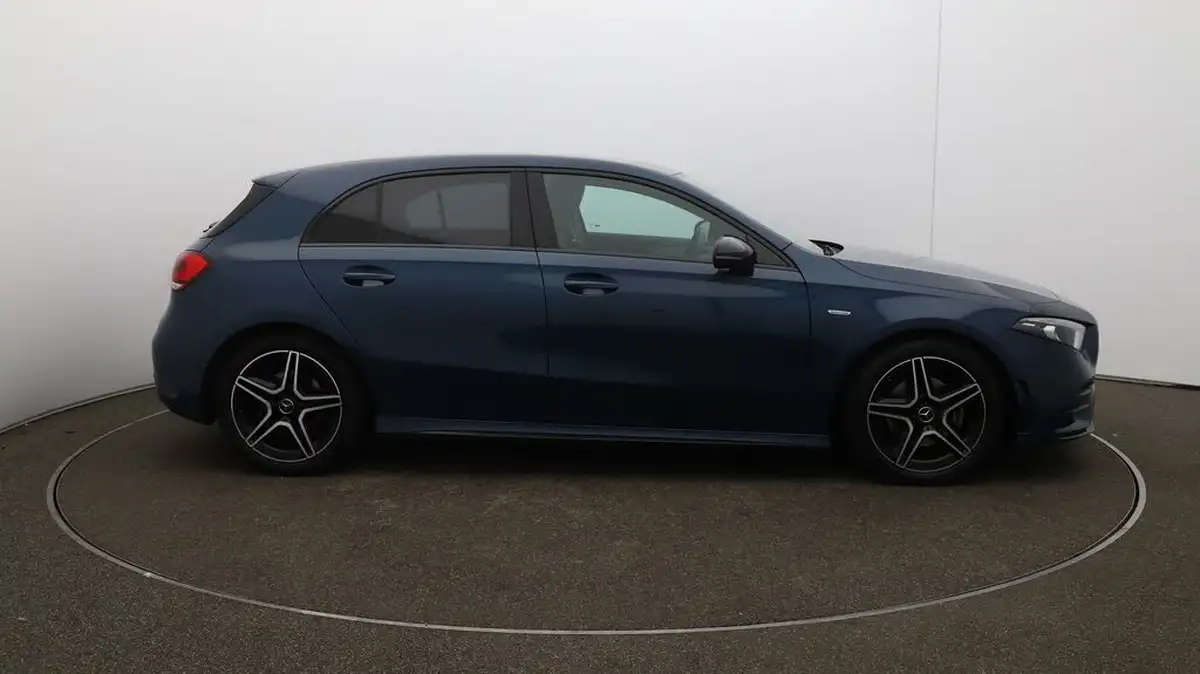 2022-mercedes-benz-a-class-13-a200-amg-line-executive-edition-hatchback-5d-7g-dct-big-48
