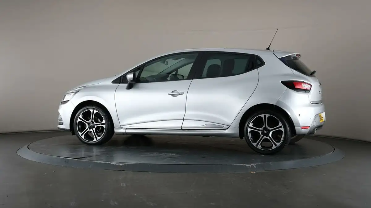 2018-renault-clio-15dci-signature-nav-90bhp-big-76