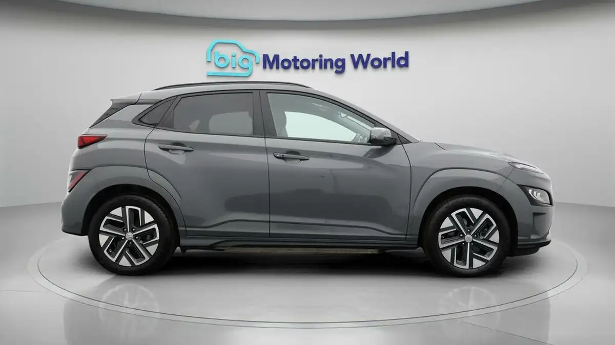 2021-hyundai-kona-e-premium-204ps-64kwh-7kw-obc-big-7