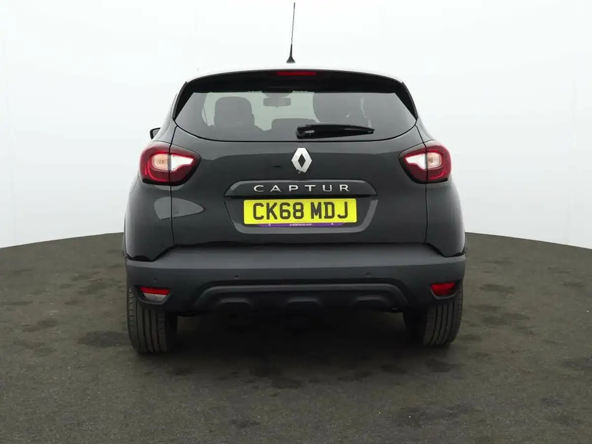 2018-renault-captur-09-tce-iconic-big-3