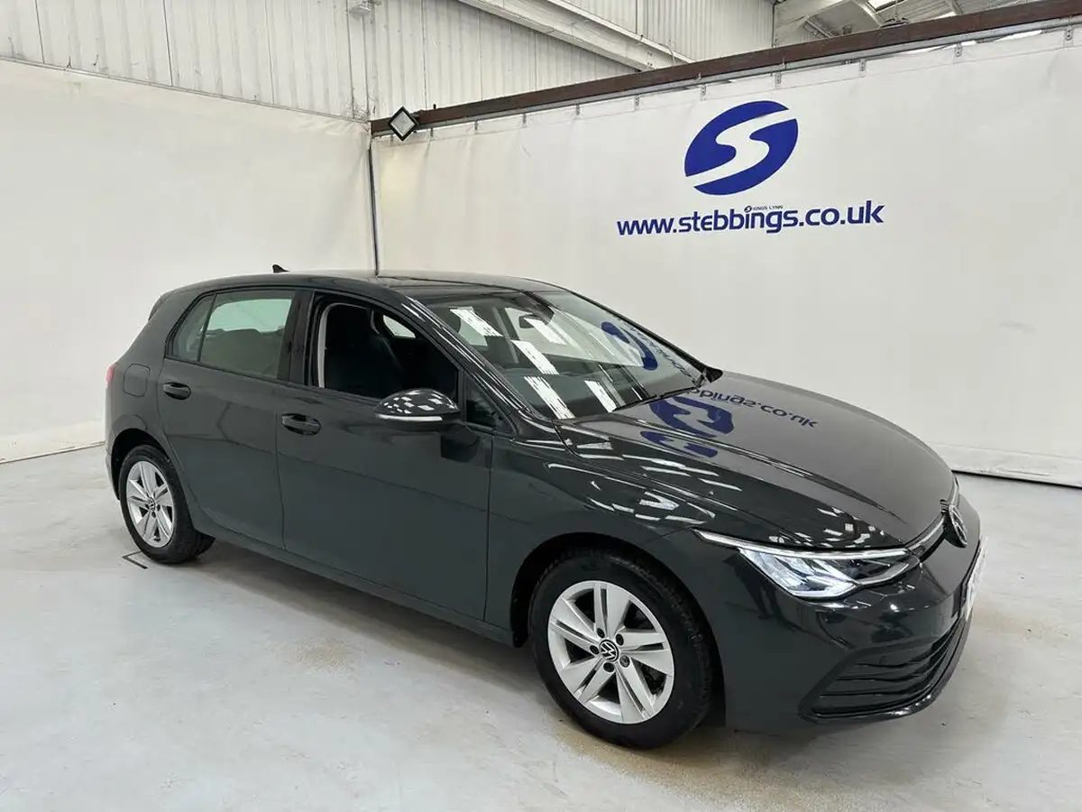 2020-volkswagen-golf-20tdi-life-hatchback-big-1