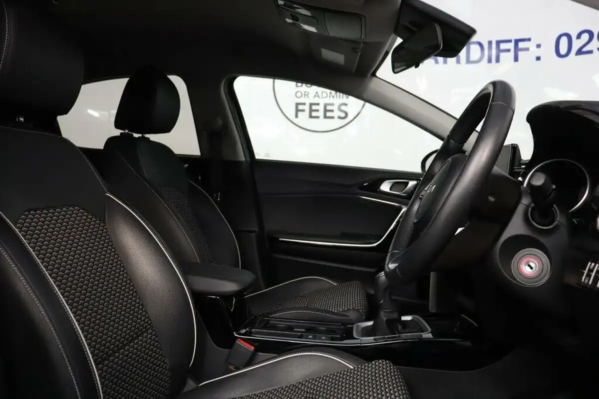 2022-kia-xceed-10-t-gdi-connect-big-19