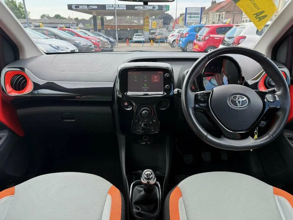 2014-toyota-aygo-10-vvt-i-x-cite-5d-big-1