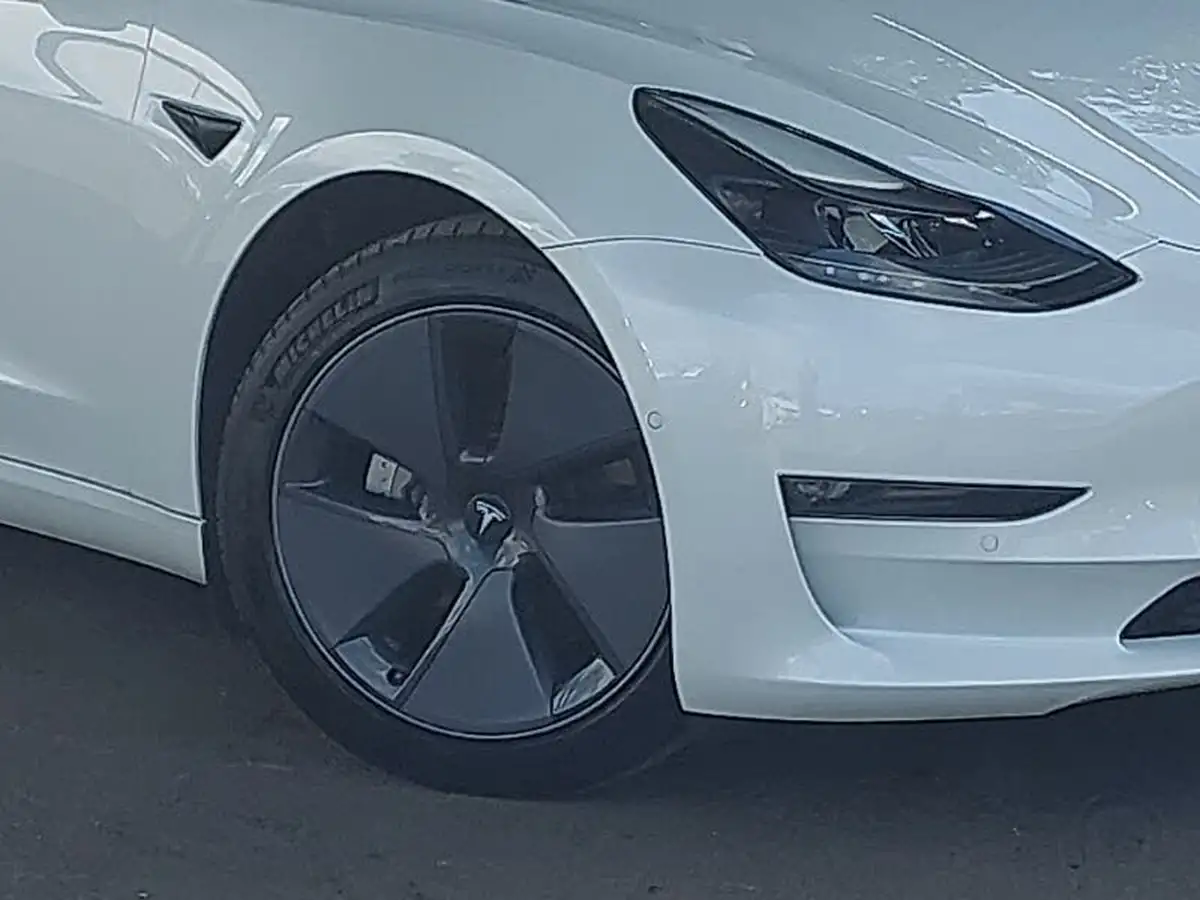 2021-tesla-model-3-e-long-range-awd-big-8