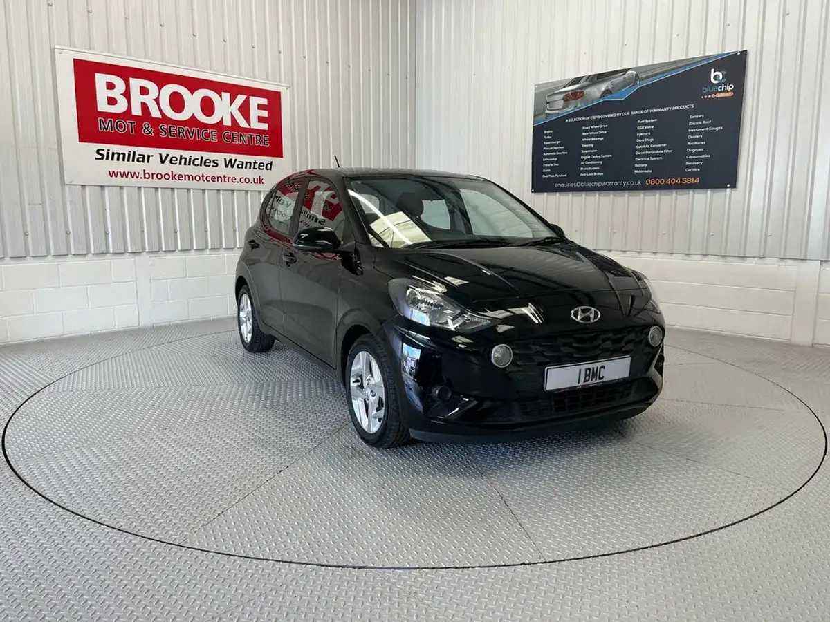 2021-hyundai-i10-10-se-connect-big-0