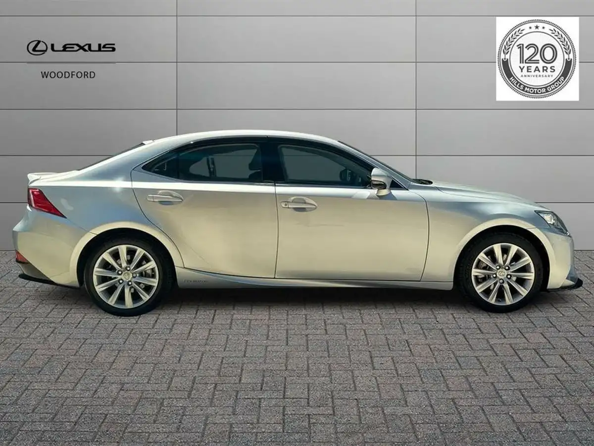 2015-lexus-is-300h-25-executive-edition-big-1