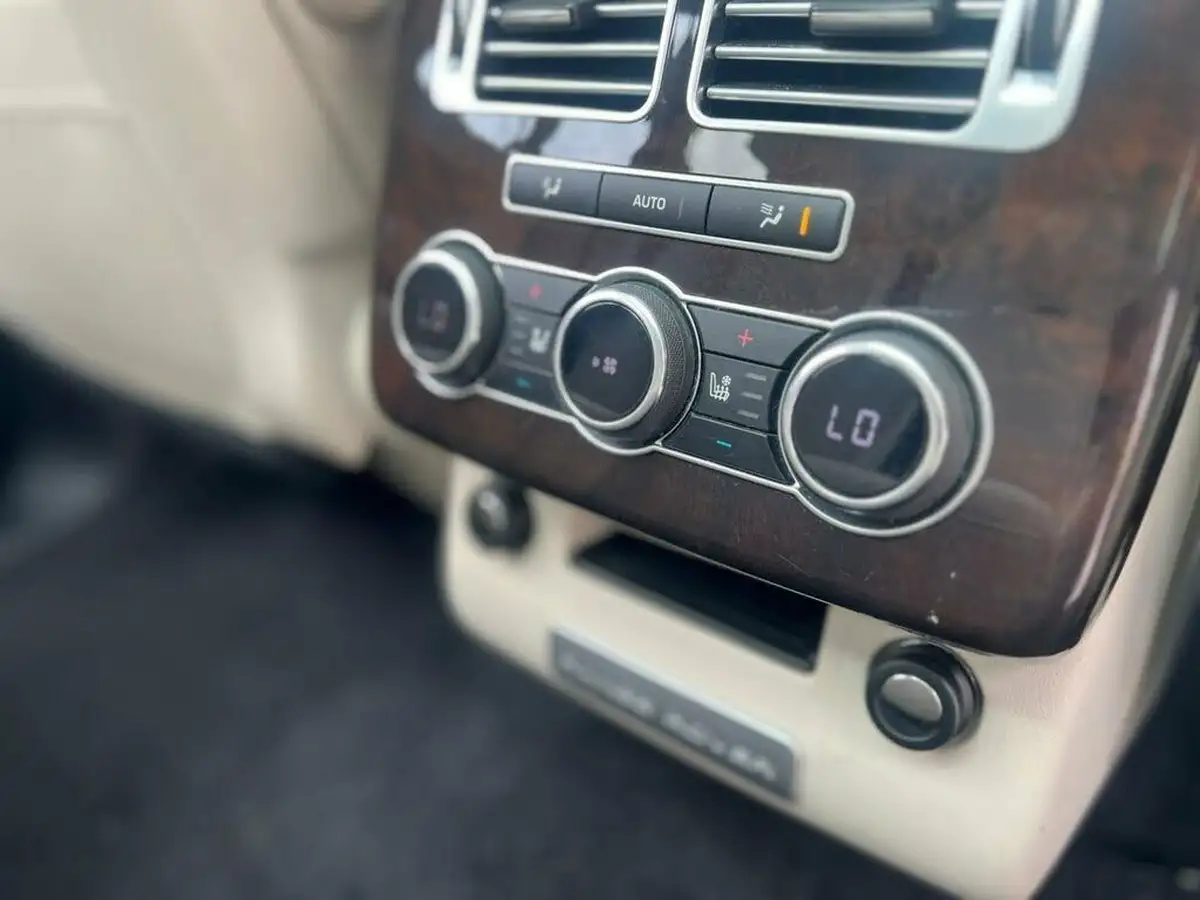 2013-land-rover-range-rover-44-sdv8-autobiography-big-45