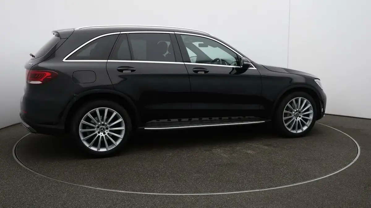 2020-mercedes-benz-glc-class-20d-glc300d-amg-line-premium-station-wagon-5d-big-51