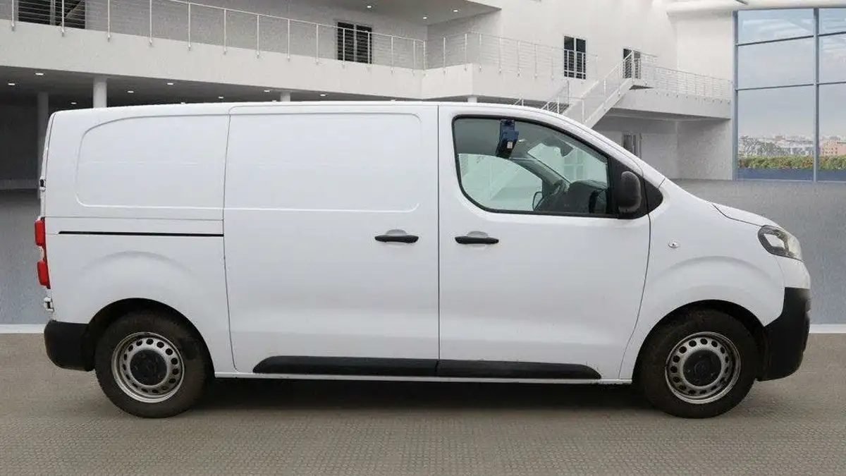 2023-vauxhall-vivaro-e-3100-75kwh-l1h1-prime-panel-van-big-3