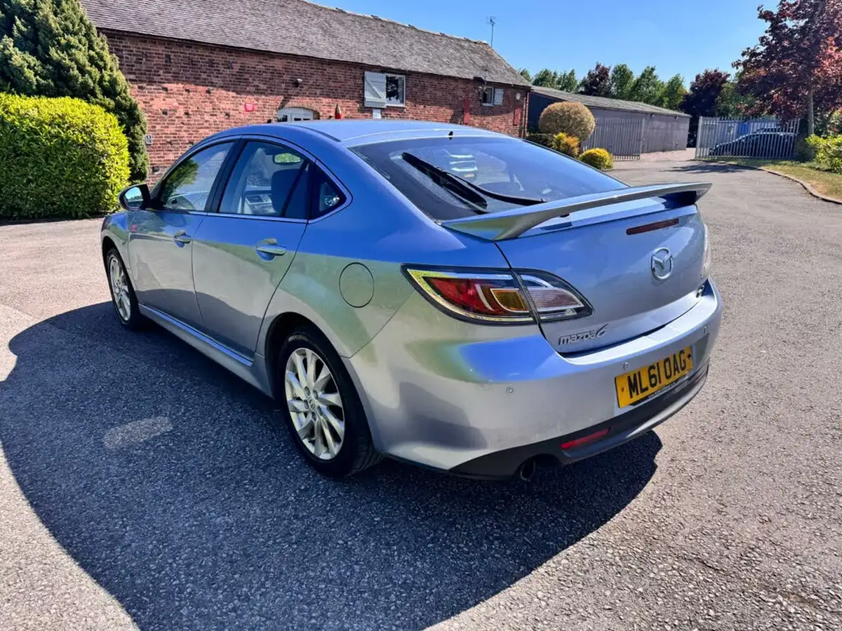 2011-mazda-mazda6-20-ts2-hatchback-big-9
