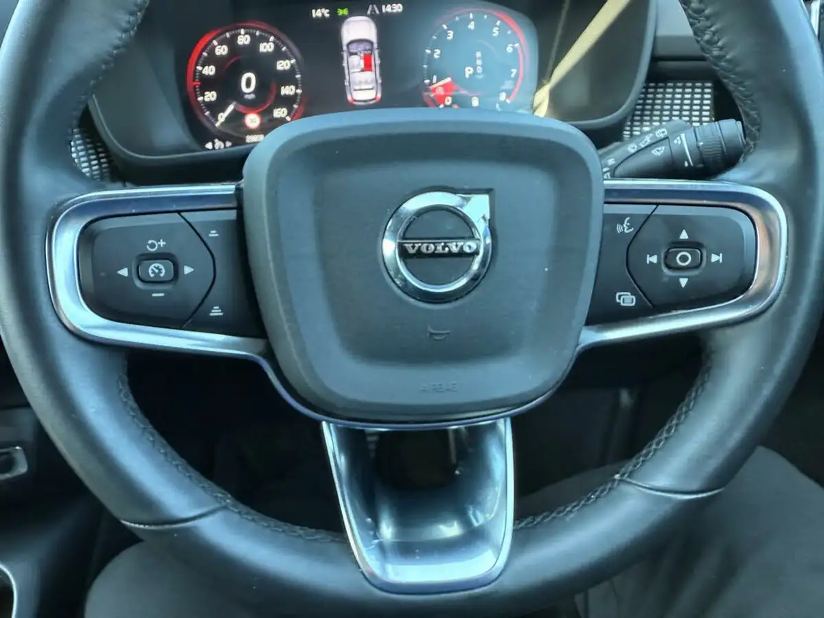 2022-volvo-xc40-20-b4-r-design-awd-big-44