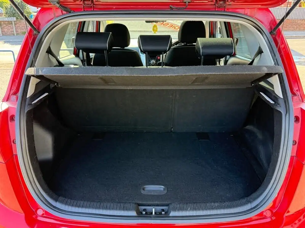 2010-kia-venga-14td-3-ecodynamics-big-11