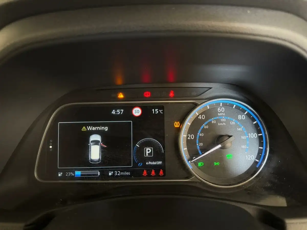 2023-nissan-leaf-e-n-connecta-39kwh-big-36