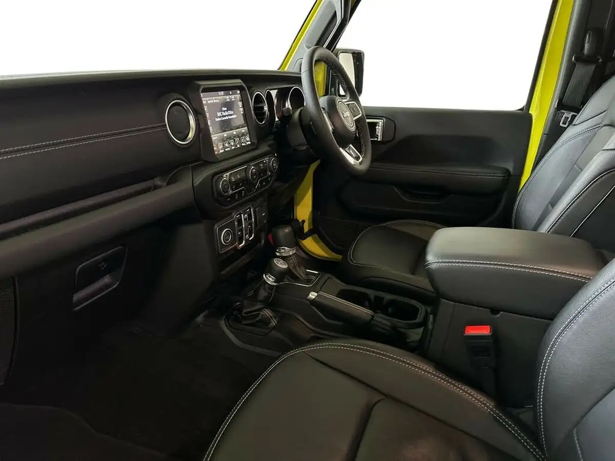 2023-jeep-wrangler-20-gme-overland-big-10