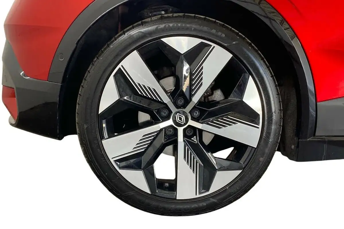 2023-renault-megane-e-tech-e-techno-big-9