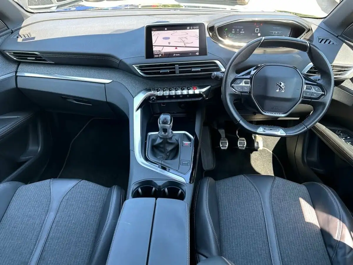 2017-peugeot-3008-suv-12-puretech-gt-line-suv-big-2